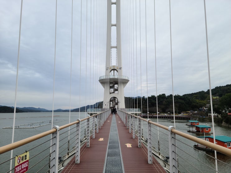  충남 예산 가볼만한 곳 여행 : 예당호 출렁다리와 조각공원