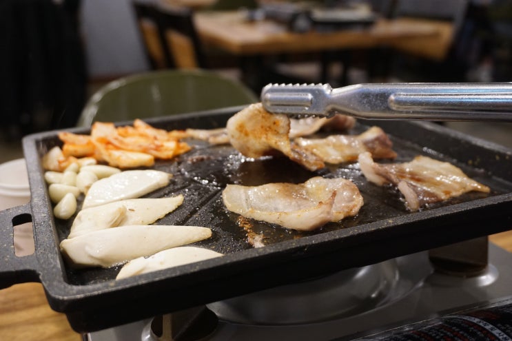  역삼역고기집 프리미엄 냉동삼겹살 최고의 가성비맛집 노오릇