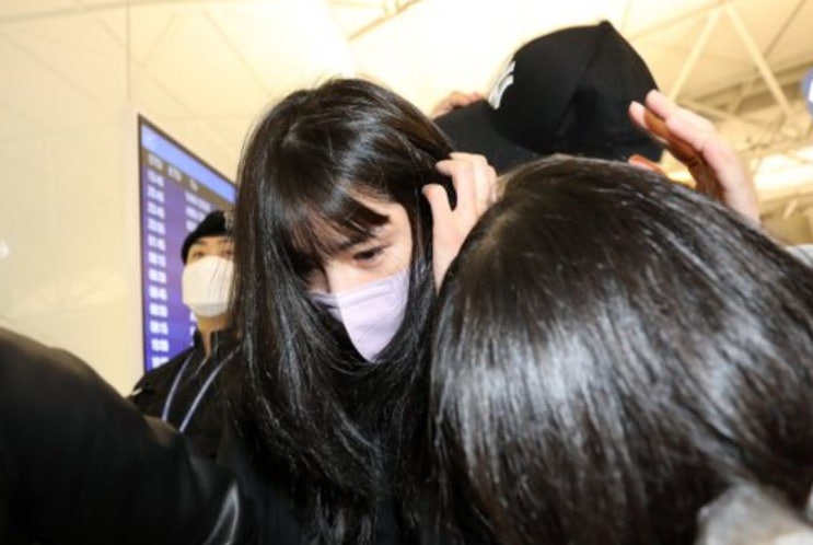  이다영 이재영 출국 쌍둥이자매 그리스행 공항 출국장에서 엄마 김경희 분노