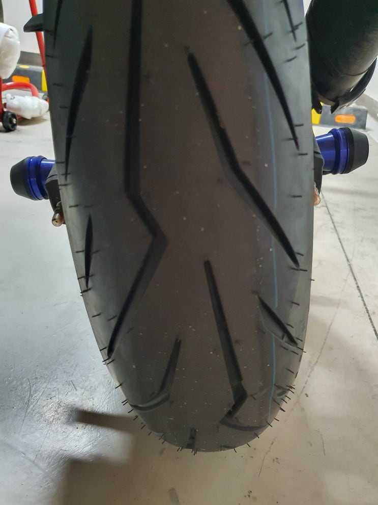  YZF-R3 2020 - 리어 타이어 교환