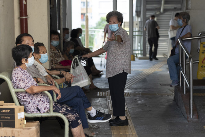 중국 60세 이상 노인 18.7%…노령화에 재정지출 압박 커져