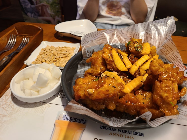  신사역 맛집 치킨 내돈내산 후기