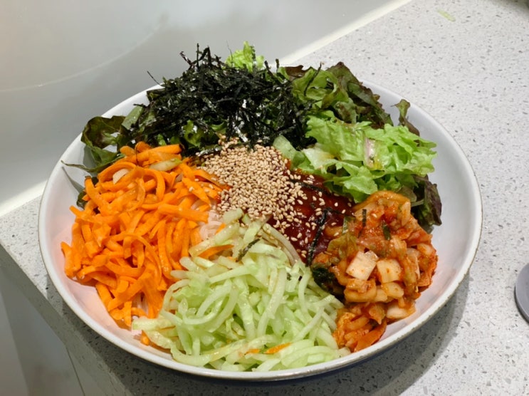  샘표 비빔국수 + 등심구이 - 인스턴트 국수의 도움으로!