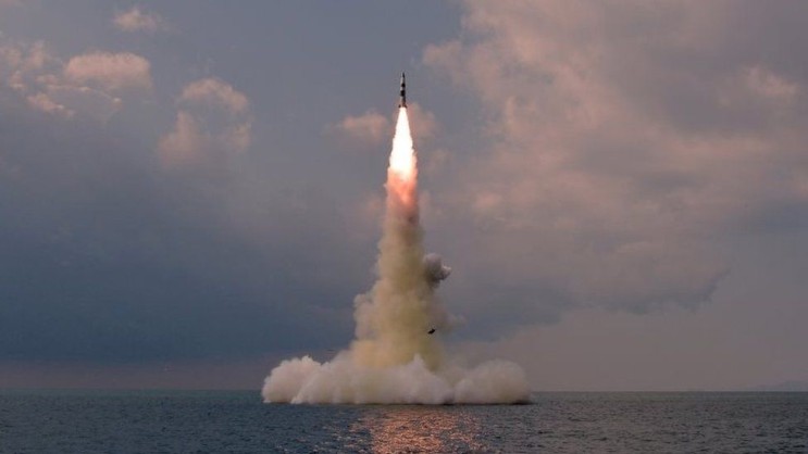 북한은 잠수함 미사일 발사 시험에 성공했다고 밝혔다