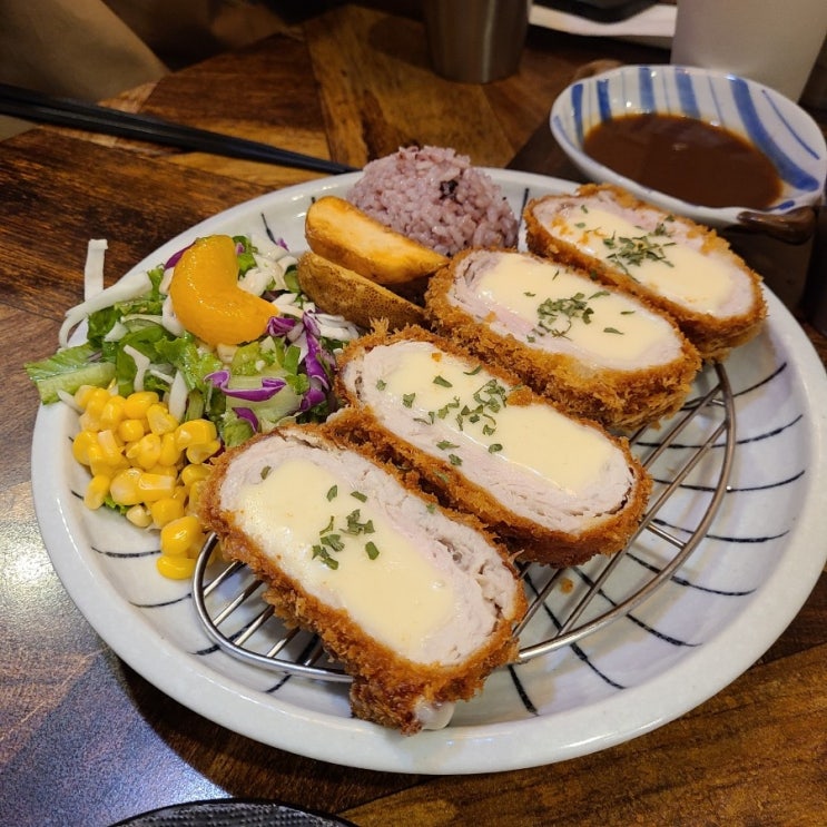  홍대 돈카츠 맛집 '수카츠'