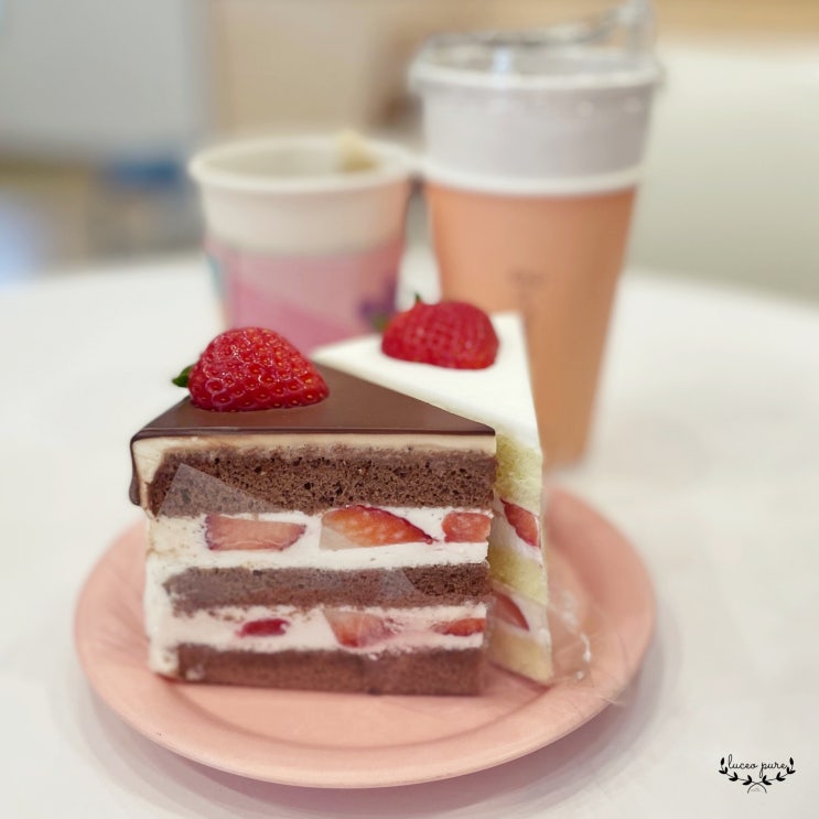  산본/군포 딸기 생크림 케이크 맛집 #콩만한커피알만한케익