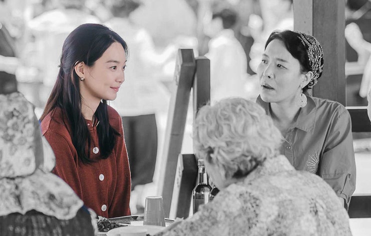 '갯마을 차차차'의 '사람 냄새'가 감추는 여성대상 범죄의 현실 '갯마을 차차차'의 '사람 냄새'가 감추는 여성대상 범죄의 현실