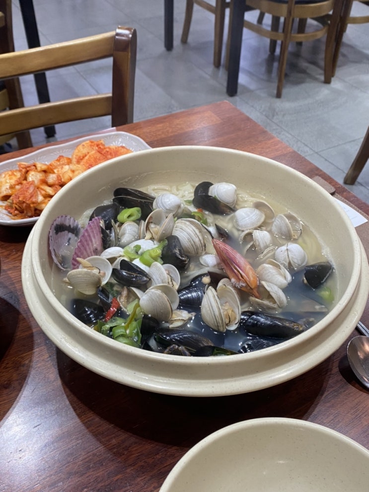  해운대 31cm 해물칼국수 상상초월 어마무시한 양과 맛