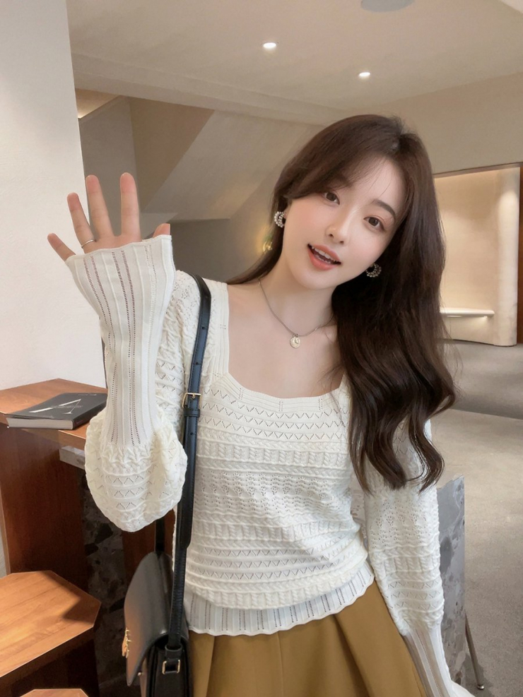  Xia Shiwen Chunyu Sweet Tea French Retro White 중공 크로 셰 뜨개질 니트 스웨터 여성용 가을 스퀘어 칼라 랜턴 슬리브 탑