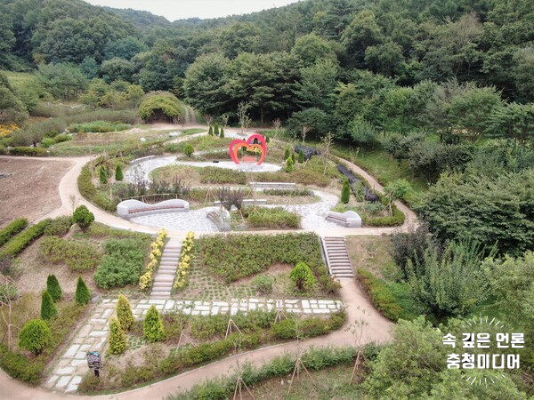  [충청미디어] 진천 만뢰산자연생태공원내 '밀원식물원' 새 단장