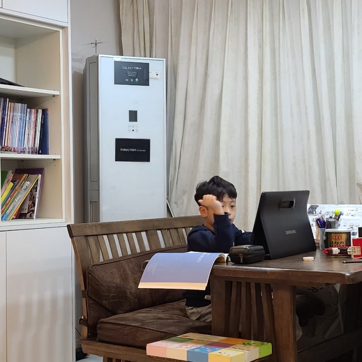  [데스크테리어] 책상을 공개합니다.