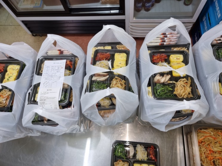  오늘은 단체도시락 강릉에서 배달 많은 맛있으리로 정했어요