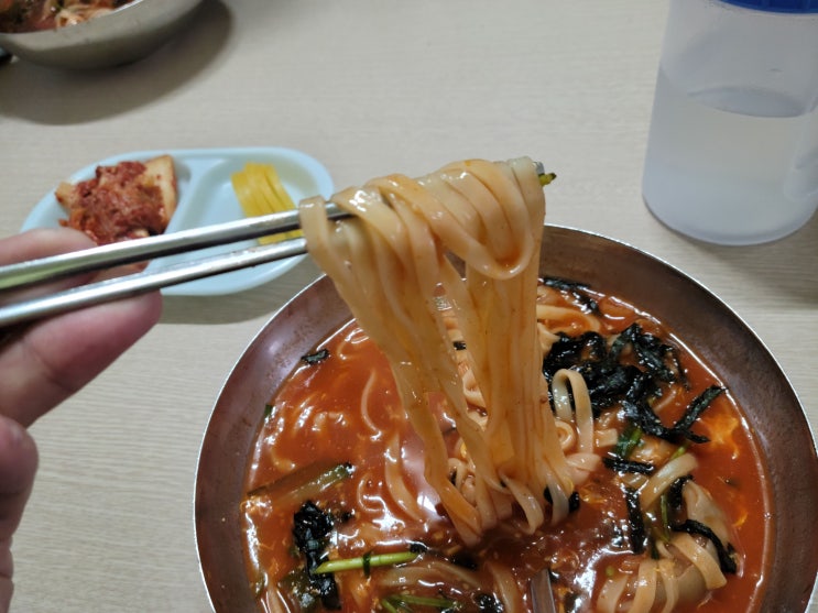 동해 묵호항 맛집 : 오뚜기칼국수, 현지인이 줄 서서 먹는 장맛의 칼국수