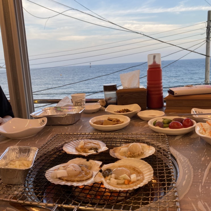  청사포 조개구이 도희네에서 바다를 즐기며 조개구이 한판