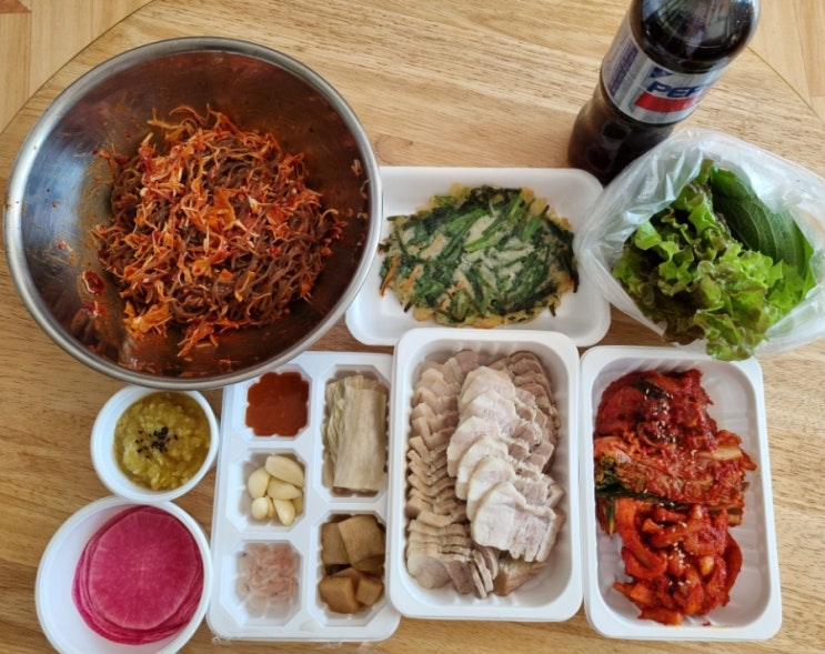  양산 중부동 "돈통 마늘 보쌈"