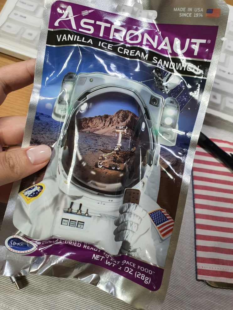  Astronaut 바닐라크림샌드 - 누리호 발사성공기념 우주식먹어봄