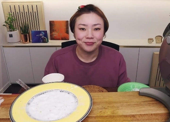 카프레제 먹방하는 햇님 카프레제 먹방하는 햇님