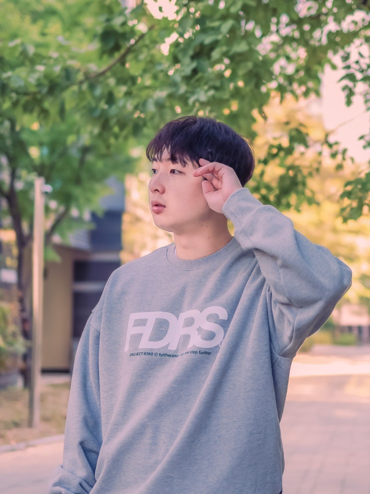  남자 새내기룩 코디 퍼더랜스, 오버핏맨투맨 입는 법