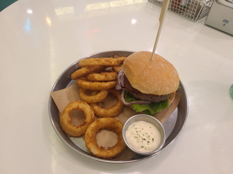  평택 송탄 수제버거 맛집이자 미국식 찐 수제 버거 : 록키즈 버거!