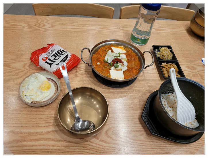  충북혁신도시 맛집 김치찌개 계란무한리필 대독장 후기