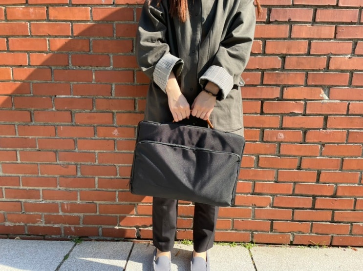  가볍고 수납공간 넉넉한 15인치 컴핏 노트북 파우치 가방
