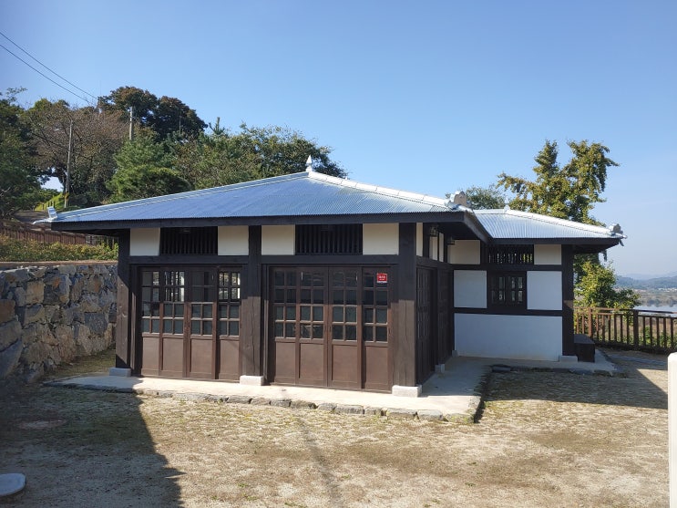 충청남도 논산여행 (강경 옥녀봉의 소금집 : 박범신 작가의 소설 '소금' 의 배경) 충청남도 논산여행 (강경 옥녀봉의 소금집 : 박범신 작가의 소설 '소금' 의 배경)