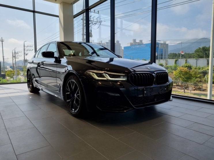 BMW 520i 블랙 슈트 에디션 - 법인 사업자만 구매 가능