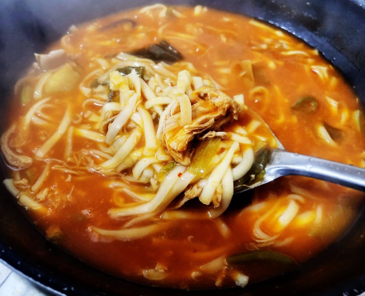 롯데마트 참그레 얼큰 생 닭 칼국수 밀키트 추천 가격 할인 끓이는법 리뷰