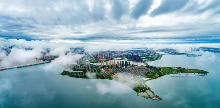 제가 지금 있는 이곳 바로 중국 우한(WUHAN) 제가 지금 있는 이곳 바로 중국 우한(WUHAN)