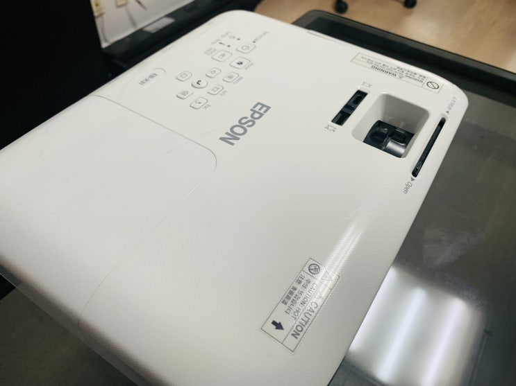 역삼동에 분위기 좋은 파티룸 공간 만드려고 빔프로젝터 스크린 설치 노트북 연결후기 역삼동에 분위기 좋은 파티룸 공간 만드려고 빔프로젝터 스크린 설치 노트북 연결후기