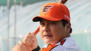  한화이글스 김태균한테 뒤통수 맞고 난처해진 니시오카 츠요시
