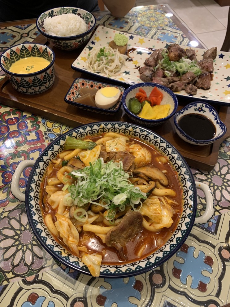 합정 맛집 스테이크 덮밥 떡볶이가 맛있는 미도인 홍대