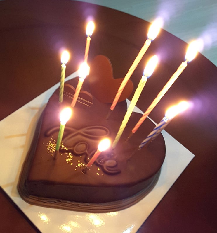  우예~~오늘 생일인 사람 손 들어요~ 저요저요^^