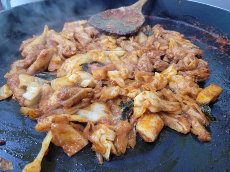 가평사랑상품권으로 매콤한 닭갈비와 감자전 즐기기 - 초원닭갈비막국수 가평사랑상품권으로 매콤한 닭갈비와 감자전 즐기기 - 초원닭갈비막국수