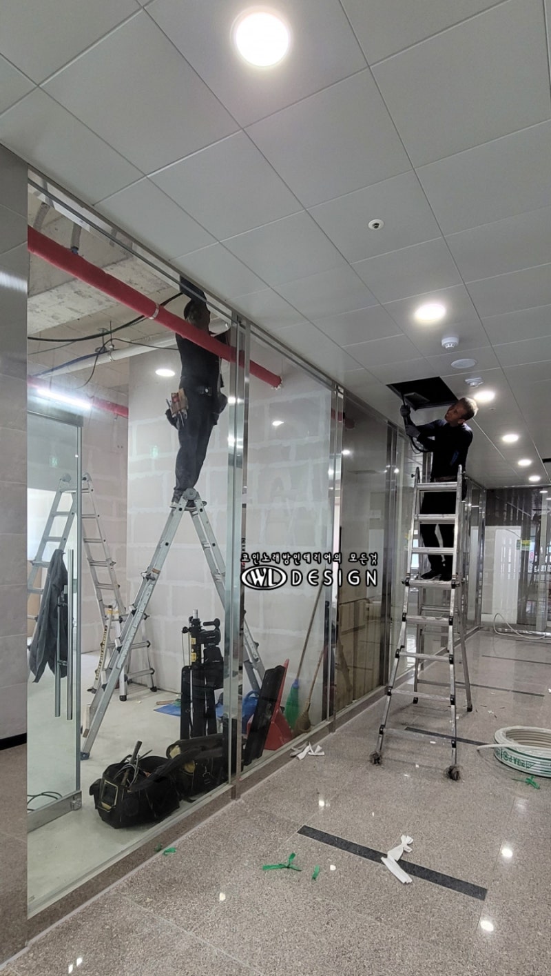 전북 군산익산전주 코인노래방인테리어 전문 우림디자인 / 전주 송천동 코인노래방 에코코인노래연습장 4탄 전기배선작업/천장형 에어컨 공조  배관작업/덕트공사 배기공사 1일차 작업후기 : 네이버 블로그