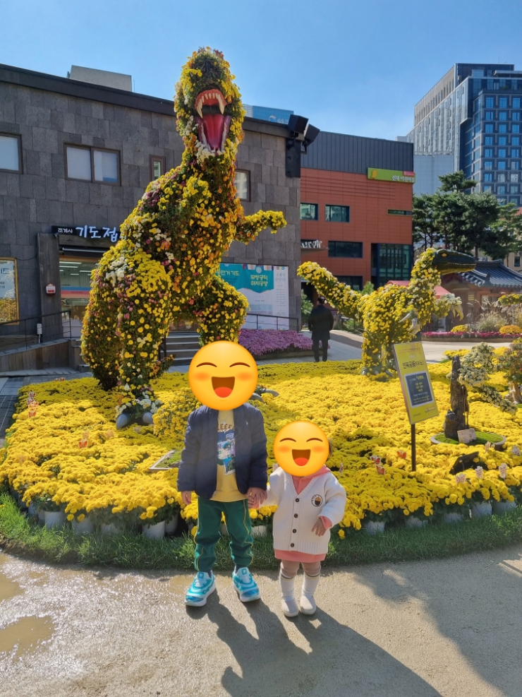 서울 종로, 조계사에서 만난 공룡과 핑크뮬리 (조계사 국화향기 나눔전) 서울 종로, 조계사에서 만난 공룡과 핑크뮬리 (조계사 국화향기 나눔전)