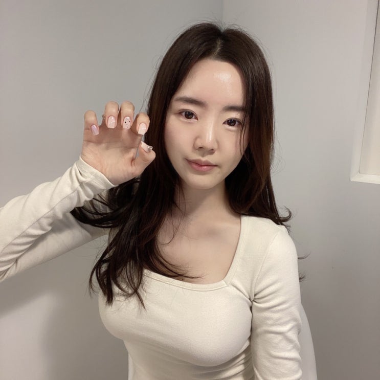  논현역 네일 브네샵