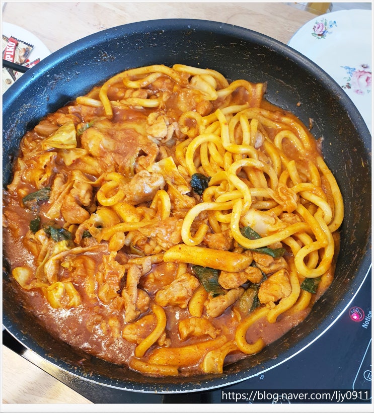  화랑대역 맛집 식사준비 화랑대역점에서 밀키트 포장해왔어요! 집이 곧 식당으로~ 노원 밀키트 맛집 인정!
