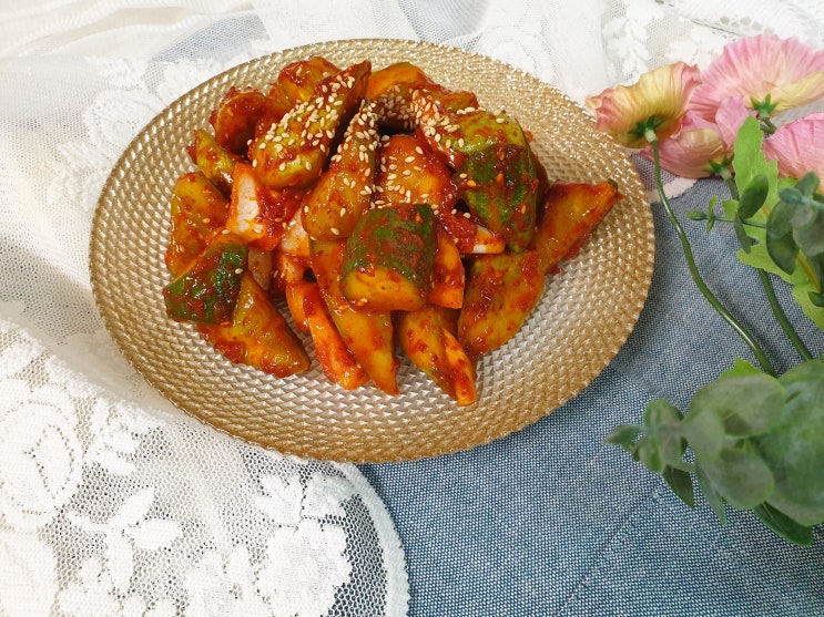  아삭한 오이고추장무침 겉절이 반찬 레시피 기본양념과 오이 손질과 세척