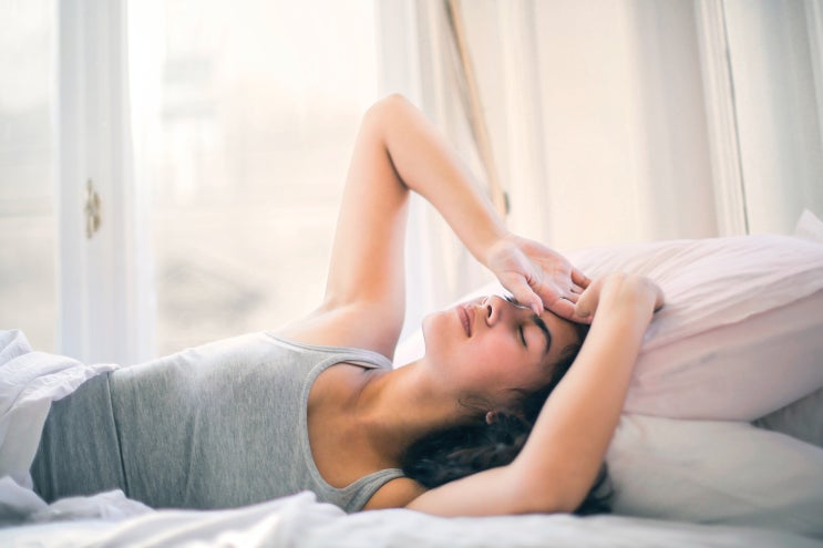  Wake up to 뜻 한방에 이미지로 기억하기 - Wake up to ~을 알아차리다. 상황을 깨닫게 되다. 왜일까?