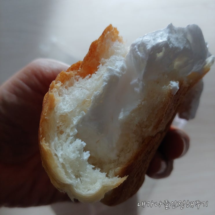 울진읍 성류길 정말 맛있는 크림 부자  생크림 빵, 팥 크림빵 소개해요.
