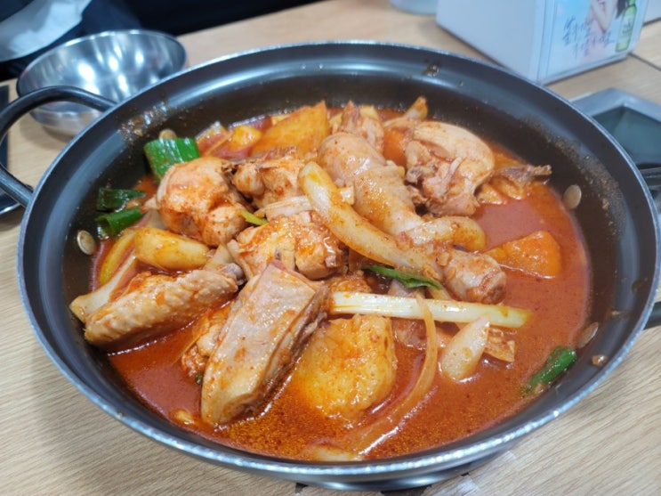  여길 이제야 가보다니! 신사동 가로수길 닭볶음탕 맛집 | 목포집