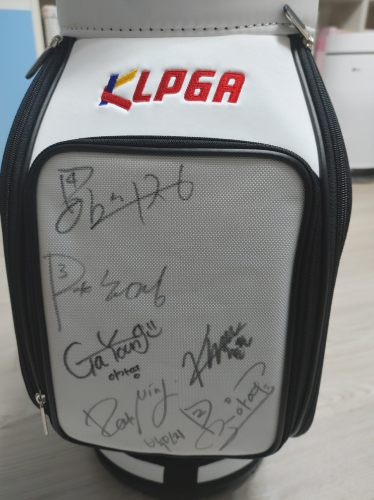 KLPGA 이벤트 '내 픽을 소개합니다' 인증 이벤트 당첨 - 좋아하는 KLPGA 선수들 싸인이 있는 미니 골프백 받았어요.