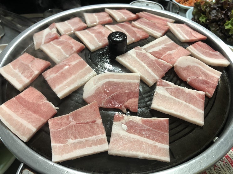  논현) 노포 냉동삼겹살 " 돼지고추장불고기 "