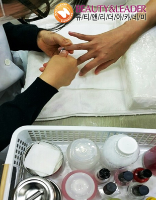  강북구미용학원 뷰티앤리더 네일아트자격증반