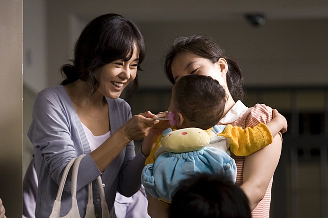  시간이 흐를수록 강한 울림을 만들어내는 영화  넷플릭스 가족영화 추천 하모니 (Harmony, 2009)