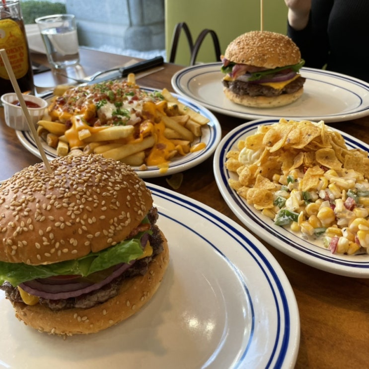  시청/광화문/종각 수제버거 맛집 브루클린 더 버거 조인트 청계천점
