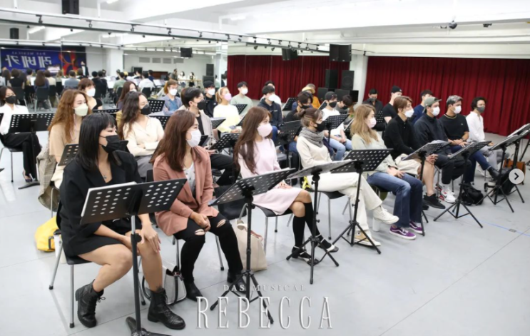 권은아 연출만의 생명력을 불어넣은 뮤지컬 '레베카'