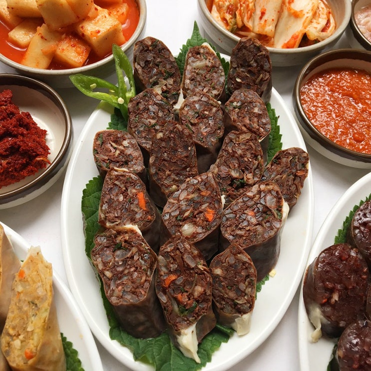 선택고민 해결 경기식품 영양만점 토종순대, 1개, 2kg 추천해요 선택고민 해결 경기식품 영양만점 토종순대, 1개, 2kg 추천해요