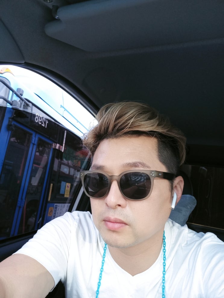  추위에 적응이 되었나 덥다